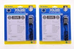 Polizei Strafzettel mit Stift und Trillerpfeife