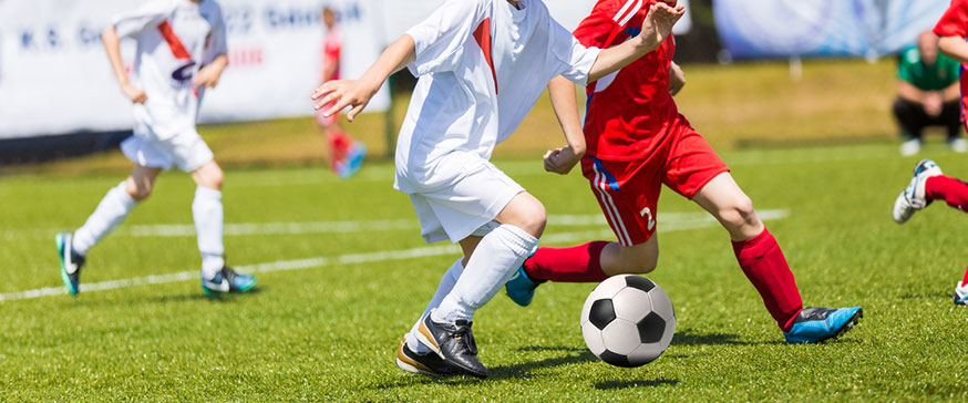 Endlich kommt der Ball ins Rollen. • Foto: matimix / Fotolia.com