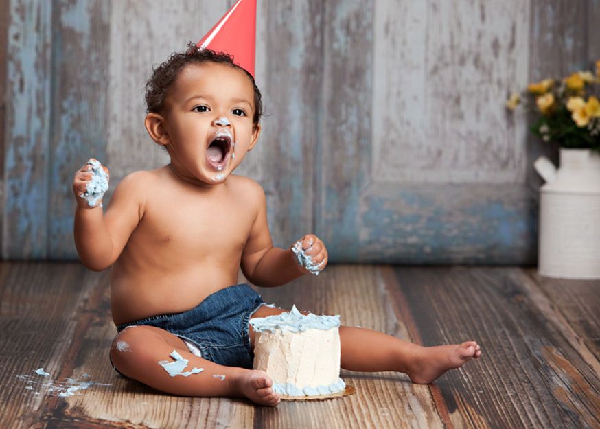 Der erste Geburtstagskuchen ist ein wahres Fest - für das Geburtstagskind und Eltern. •	Foto: mmilliman / Fotolia.com