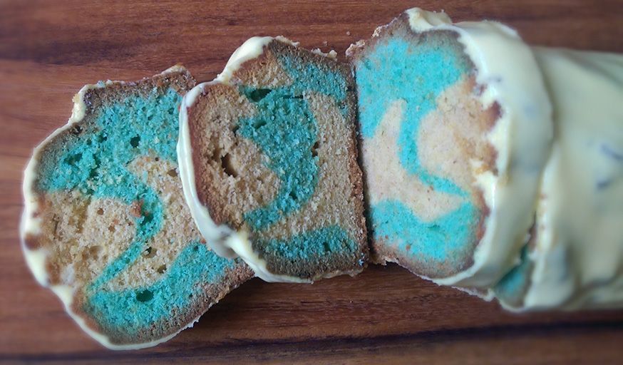 Bei diesem blauen Marmorkuchen gibt es keinen Einspruch.