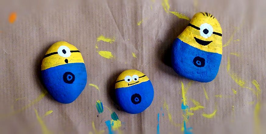 Bastelidee für die Minionparty: aus Steinen kleine Minions machen! Einfach süß.