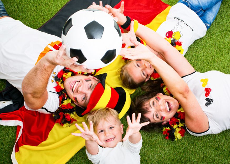 Feiern Sie mit Ihren Kindern eine tolle EM Fußball Party! • Foto: drubig-photo / Fotolia.com