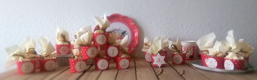 Servietten + Muffinförmchen + 24 kleine Geschenke = wundervoller Adventskalender.